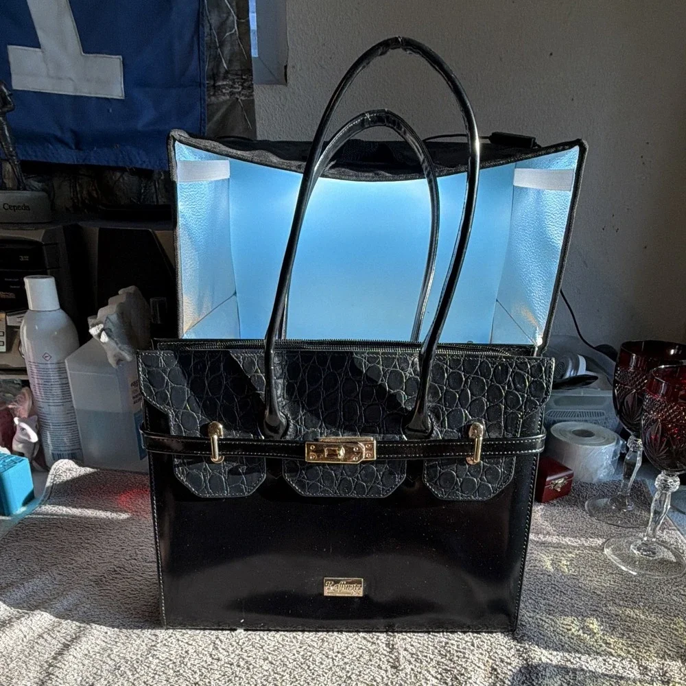 Raffinato leather Black purse Top Handle Bag Gold Hardware Zip Buckle Pockets